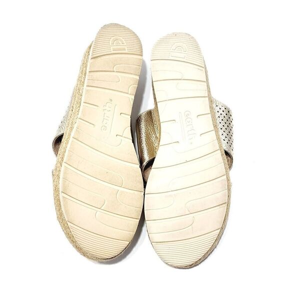 Earth Modena Marigold Sandals Women's Size 8 M Gold Perforated Leather Slides - Picture 8 of 8
